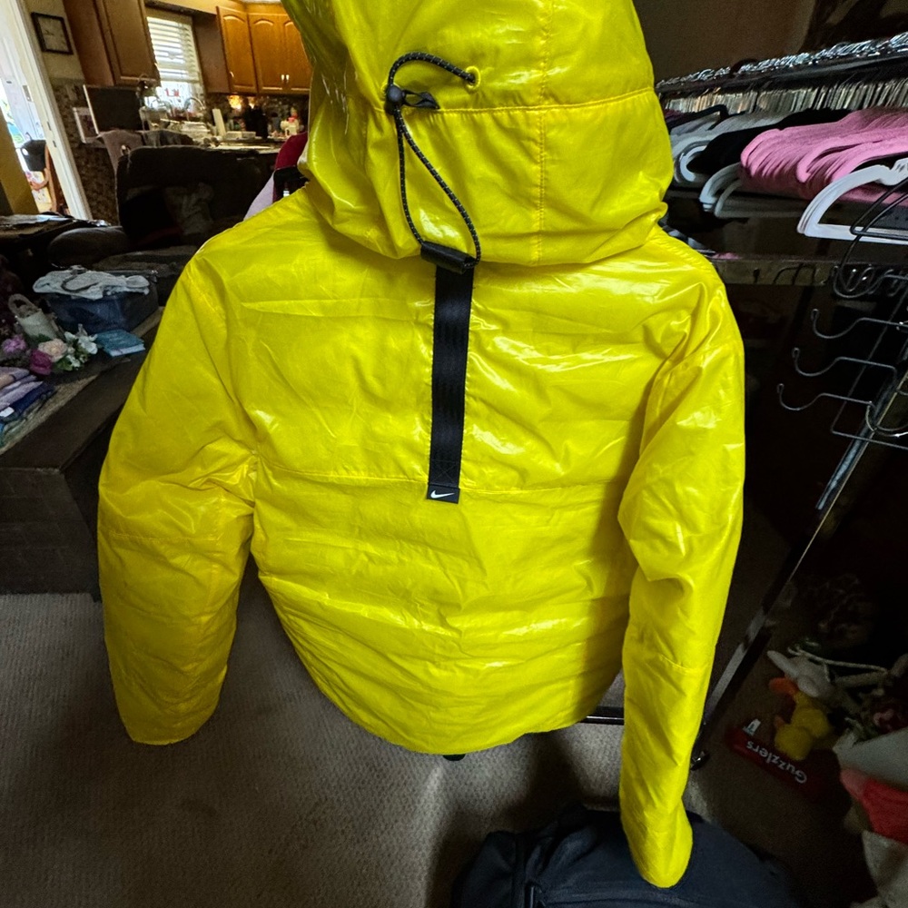 Nike Yellow Puffer Jacket - Picture 7 of 8